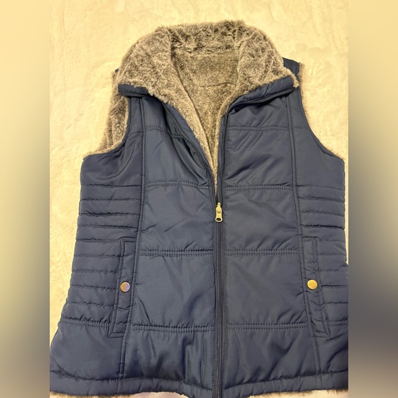 Navy Blue Puffer Vest with Faux Fur Lining Sze med Large - Picture 1 of 9